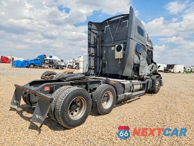 Trzecie zdjęcie samochodu z tyłu: 2024 VOLVO VNL SEMI TRUCK VIN:4V4NC9EH6RN663349 - miniatura
