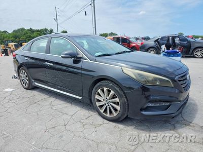 Czwarte zdjęcie samochodu z boku: 2015 HYUNDAI SONATA SPORT VIN:5NPE34AF6FH100140 - miniatura