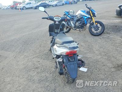 Czwarte zdjęcie samochodu z boku: 2022 CF MOTO SCOOTER VIN:RFLDA0518NA004572 - miniatura