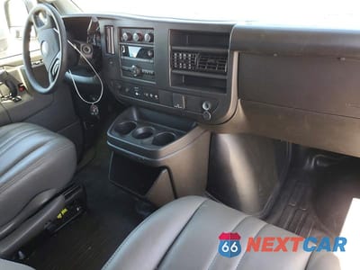 Zdjęcie 8 z 13 samochodu: 2023 CHEVROLET EXPRESS G2500 VIN:1GCWGAFP6P1115898 - miniatura