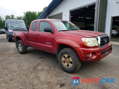 Czwarte zdjęcie samochodu z boku: 2005 TOYOTA TACOMA ACCESS CAB VIN:5TEUU42NX5Z054032 - miniatura