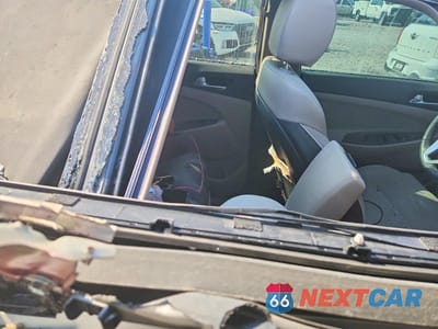 Zdjęcie 10 z 12 samochodu: 2019 HYUNDAI TUCSON ULTIMATE VIN:KM8J3CAL7KU945587 - miniatura