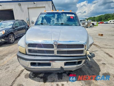 Piąte zdjęcie samochodu w środku: 1998 DODGE RAM 3500 VIN:1B7MC3369WJ230780 - miniatura