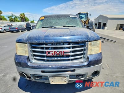 Piąte zdjęcie samochodu w środku: 2008 GMC SIERRA K2500 HEAVY DUTY VIN:1GTHK23678F157672 - miniatura