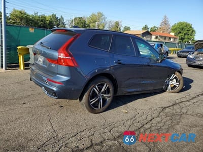 Trzecie zdjęcie samochodu z tyłu: 2022 VOLVO XC60 B5 R-DESIGN VIN:YV4L12RM1N1906071 - miniatura