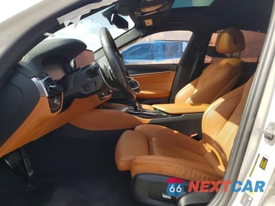 Zdjęcie 7 z 12 samochodu: 2021 BMW 530E VIN:WBA13AG04MCH28187 - miniatura