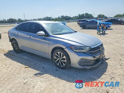 Czwarte zdjęcie samochodu z boku: 2022 VOLKSWAGEN JETTA S VIN:3VWCM7BU6NM014755 - miniatura