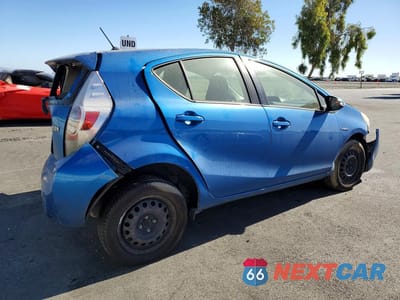 Trzecie zdjęcie samochodu z tyłu: 2012 TOYOTA PRIUS C TWO VIN:JTDKDTB32C1527638 - miniatura