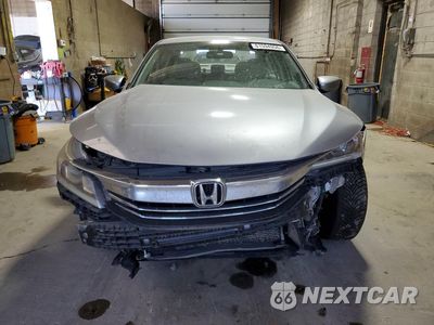 Piąte zdjęcie samochodu w środku: 2017 HONDA ACCORD LX VIN:1HGCR2F33HA133181 - miniatura