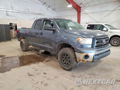 Czwarte zdjęcie samochodu z boku: 2010 TOYOTA TUNDRA DOUBLE CAB SR5 VIN:5TFUM5F13AX010095 - miniatura