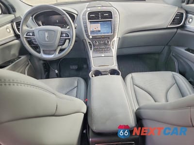 Zdjęcie 8 z 13 samochodu: 2020 LINCOLN NAUTILUS RESERVE VIN:2LMPJ8KP9LBL03883 - miniatura