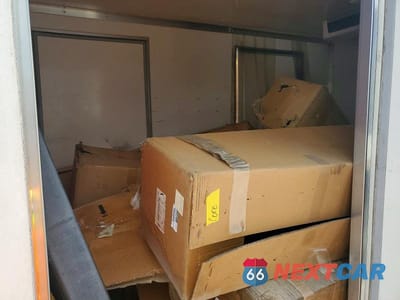 Zdjęcie 10 z 12 samochodu: 2017 CHEVROLET EXPRESS REFRIGERATED BOX TRUCK VIN:1GB0GRFF0H1336334 - miniatura