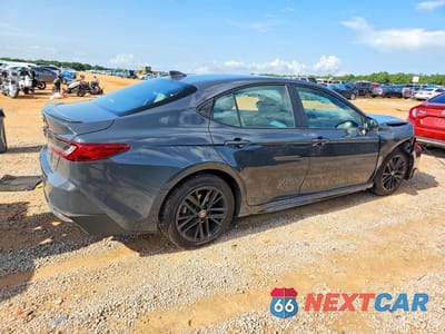 Trzecie zdjęcie samochodu z tyłu: 2025 TOYOTA CAMRY SE VIN:4T1DBADK2SU538851 - miniatura