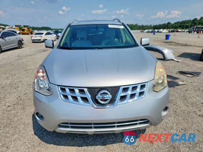 Piąte zdjęcie samochodu w środku: 2013 NISSAN ROGUE S VIN:JN8AS5MV6DW625172 - miniatura