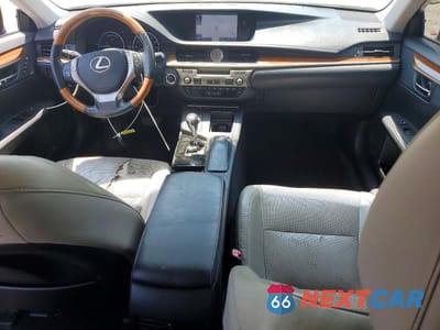 Zdjęcie 8 z 12 samochodu: 2013 LEXUS ES 300H VIN:JTHBW1GG0D2015316 - miniatura