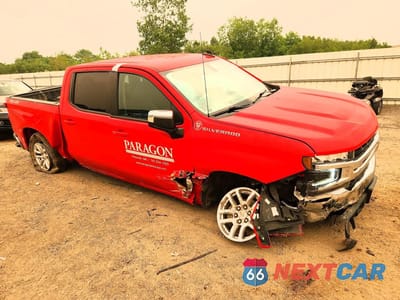 Czwarte zdjęcie samochodu z boku: 2021 CHEVROLET SILVERADO K1500 LT VIN:3GCPYJEK5MG339104 - miniatura