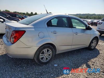 Trzecie zdjęcie samochodu z tyłu: 2014 CHEVROLET SONIC LT VIN:1G1JC5SH4E4114622 - miniatura
