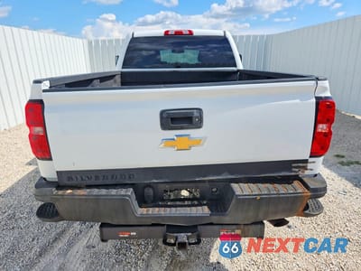 Zdjęcie 6 z 12 samochodu: 2017 CHEVROLET SILVERADO C2500 HEAVY DUTY VIN:1GC2CUEG1HZ349897 - miniatura