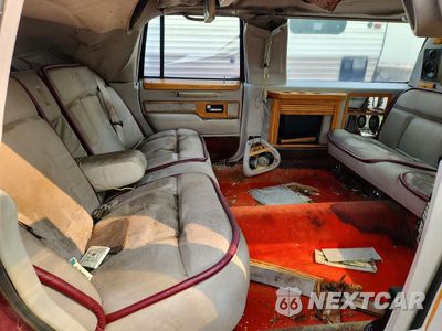 Zdjęcie 10 z 12 samochodu: 1991 LINCOLN TOWN CAR VIN:1LNCM81W9MY602269 - miniatura