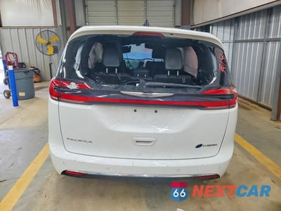 Zdjęcie 6 z 12 samochodu: 2025 CHRYSLER PACIFICA HYBRID SELECT VIN:2C4RC1S78SR565524 - miniatura