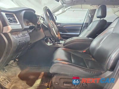 Zdjęcie 7 z 13 samochodu: 2019 TOYOTA HIGHLANDER LIMITED PLATINUM VIN:5TDDGRFH7KS072697 - miniatura
