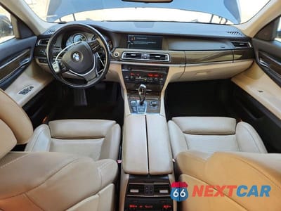 Zdjęcie 8 z 12 samochodu: 2012 BMW 750 LXI VIN:WBAKC8C56CC436535 - miniatura