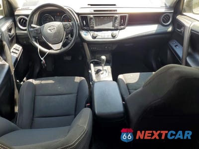 Zdjęcie 8 z 13 samochodu: 2018 TOYOTA RAV4 HYBRID XLE VIN:JTMRJREV1JD222957 - miniatura