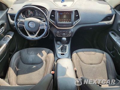 Zdjęcie 8 z 12 samochodu: 2017 JEEP CHEROKEE LATITUDE VIN:1C4PJMCS4HW538404 - miniatura