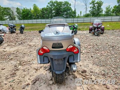 Czwarte zdjęcie samochodu z boku: 2012 CAN-AM SPYDER ROADSTER RTS VIN:2BXJBWC17CV000939 - miniatura