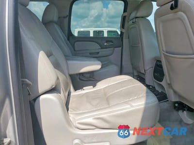 Zdjęcie 10 z 12 samochodu: 2011 CHEVROLET SUBURBAN K1500 LT VIN:1GNSKJE35BR336180 - miniatura