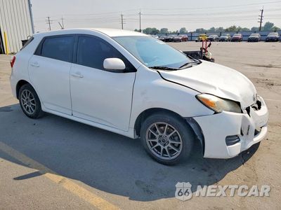 Czwarte zdjęcie samochodu z boku: 2010 TOYOTA MATRIX BASE VIN:2T1KU4EE1AC386413 - miniatura