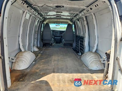 Zdjęcie 10 z 13 samochodu: 2016 GMC SAVANA 2500 CARGO DELIVERY VAN VIN:1GTW7AFF1G1275954 - miniatura