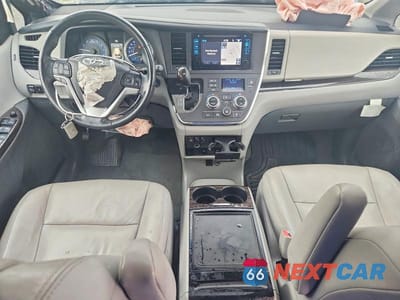Zdjęcie 8 z 13 samochodu: 2015 TOYOTA SIENNA XLE PREMIUM 8-PASSENGER VIN:5TDYK3DC0FS549948 - miniatura