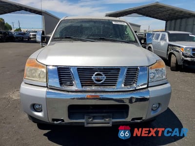 Piąte zdjęcie samochodu w środku: 2013 NISSAN TITAN SV VIN:1N6AA0EC1DN306165 - miniatura