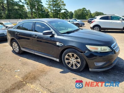 Czwarte zdjęcie samochodu z boku: 2010 FORD TAURUS SE VIN:1FAHP2DW8AG119342 - miniatura