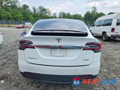 Zdjęcie 6 z 12 samochodu: 2018 TESLA MODEL X VIN:5YJXCBE24JF116803 - miniatura