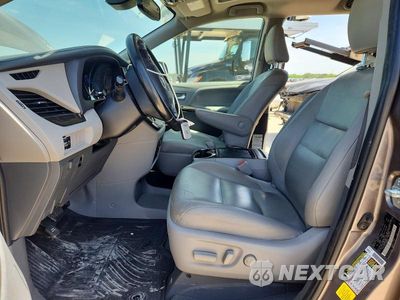 Zdjęcie 7 z 14 samochodu: 2020 TOYOTA SIENNA XLE 8-PASSENGER VIN:5TDYZ3DC3LS028388 - miniatura