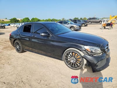 Czwarte zdjęcie samochodu z boku: 2018 MERCEDES-BENZ C 300 VIN:WDDWF4JB0JR407092 - miniatura