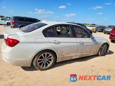 Trzecie zdjęcie samochodu z tyłu: 2017 BMW 320 I VIN:WBA8E1G3XHNU17681 - miniatura