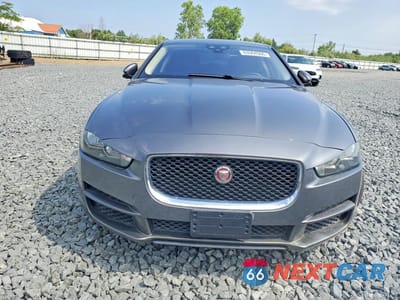 Piąte zdjęcie samochodu w środku: 2017 JAGUAR XE PREMIUM VIN:SAJAJ4BV1HA950487 - miniatura
