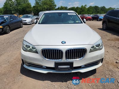 Piąte zdjęcie samochodu w środku: 2013 BMW 740 LI VIN:WBAYE4C52DD137066 - miniatura