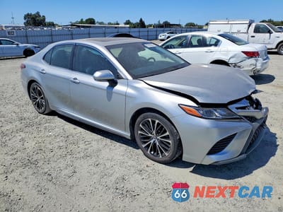 Czwarte zdjęcie samochodu z boku: 2018 TOYOTA CAMRY SE VIN:JTNB11HKXJ3055097 - miniatura