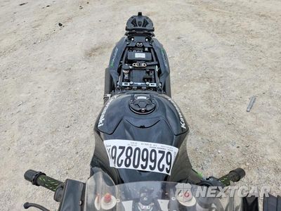 Piąte zdjęcie samochodu w środku: 2013 KAWASAKI ZX1400 F VIN:JKBZXNF18DA004173 - miniatura