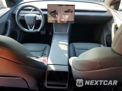Zdjęcie 8 z 12 samochodu: 2026 TESLA MODEL Y VIN:7SAYGDEE6TA694855 - miniatura