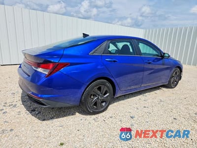 Trzecie zdjęcie samochodu z tyłu: 2021 HYUNDAI ELANTRA SEL VIN:5NPLM4AG0MH042522 - miniatura