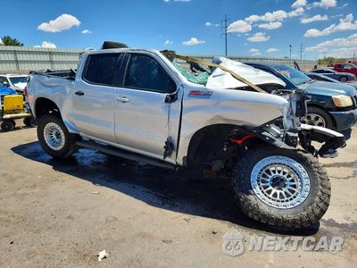 Czwarte zdjęcie samochodu z boku: 2020 CHEVROLET SILVERADO K1500 RST VIN:3GCUYEET3LG435136 - miniatura