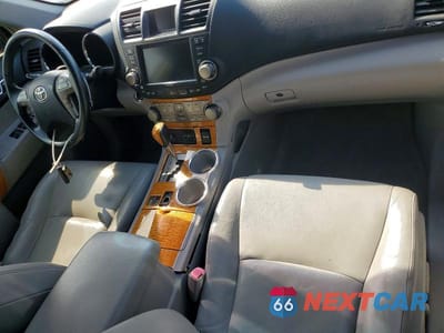 Zdjęcie 8 z 14 samochodu: 2009 TOYOTA HIGHLANDER BASE VIN:JTEEW44A292033934 - miniatura