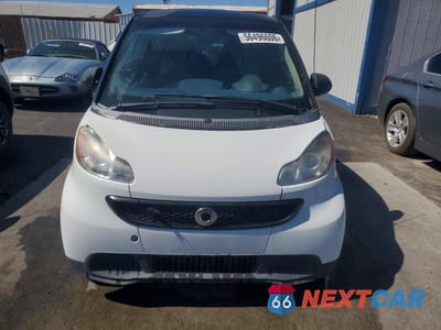 Piąte zdjęcie samochodu w środku: 2015 SMART FORTWO PURE VIN:WMEEJ3BA4FK806013 - miniatura