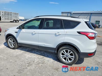 Drugie zdjęcie samochodu z przodu: 2018 FORD ESCAPE SE VIN:1FMCU9GD2JUB42922 - miniatura