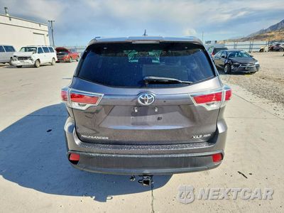 Zdjęcie 6 z 12 samochodu: 2016 TOYOTA HIGHLANDER XLE VIN:5TDJKRFH2GS343139 - miniatura
